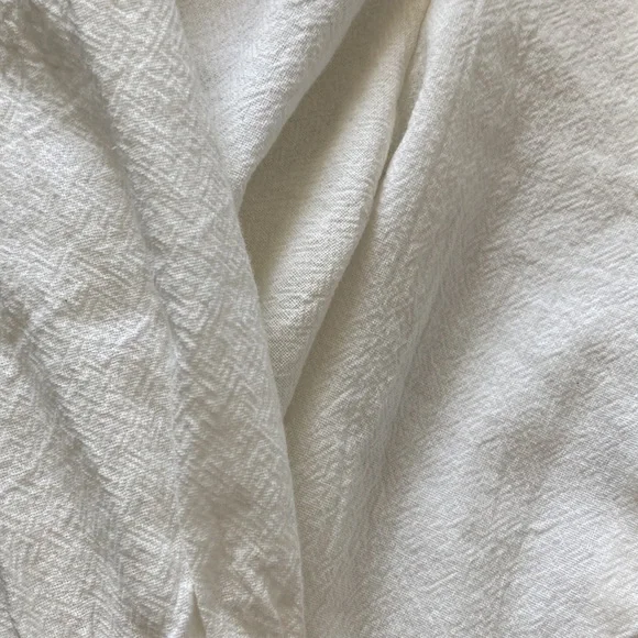 Gorgeous white top - Picture 9 of 10